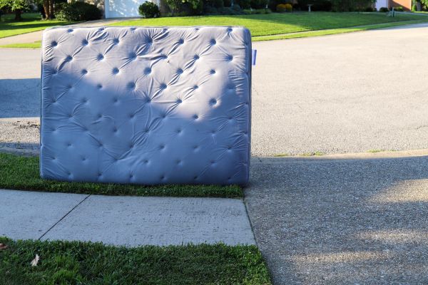 Mattress Removal Service in Red Oak